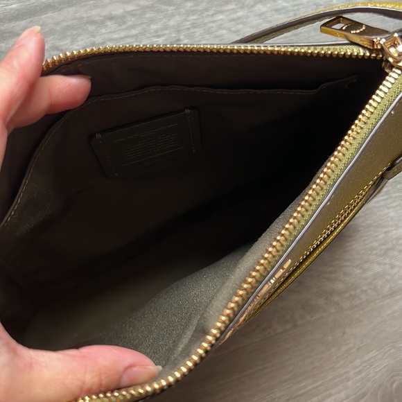 Coach olive green crossbody bag - Picture 4 of 4